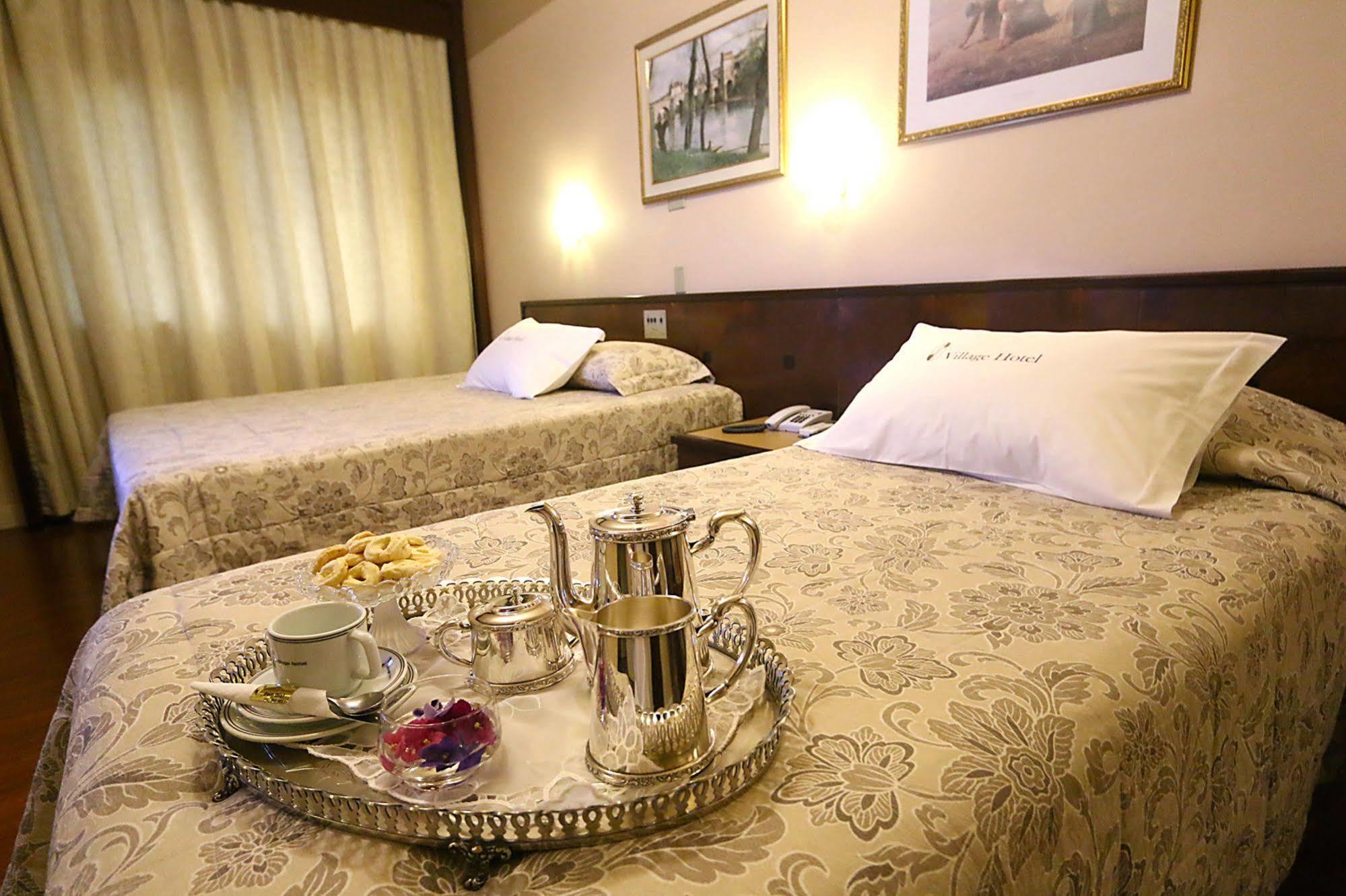 Village Hotel بونتا غروسا المظهر الخارجي الصورة